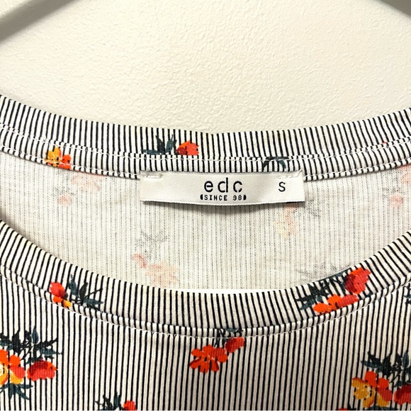 🔥 ASOS blue white striped red floral ruffle hem peplum short sleeve top - Picture 12 of 16